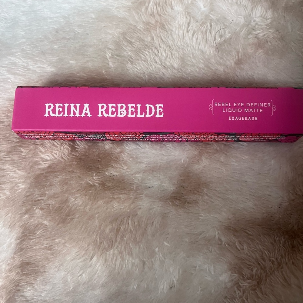 Reina Rebelde Rebel Eye Definer